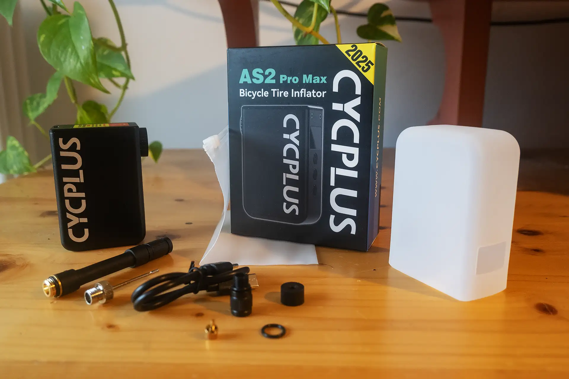 Cycplus AS2 Pro Max: la mini pompa elettrica per chi va in bici