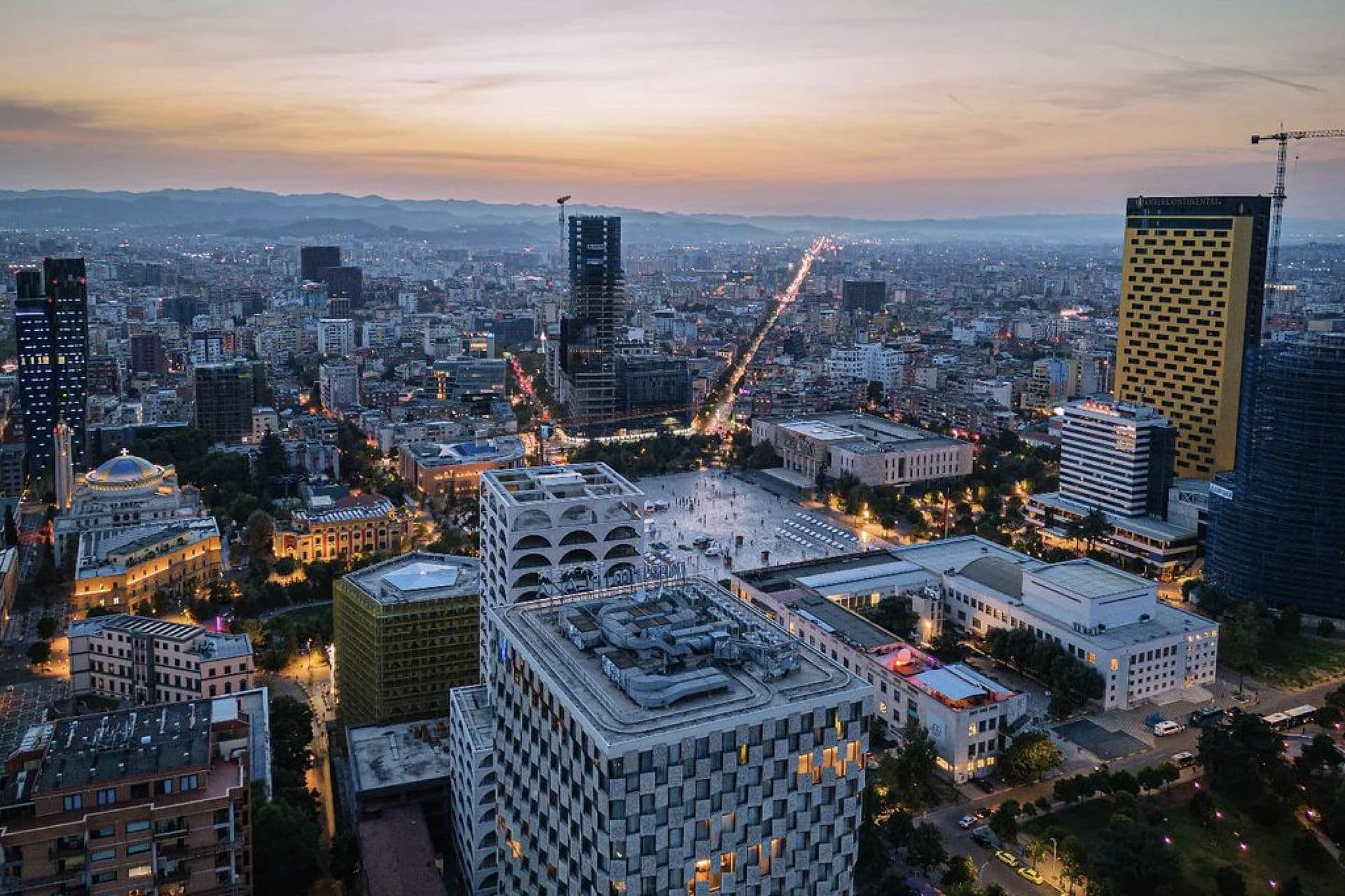 Perché a Tirana è più facile noleggiare un’auto