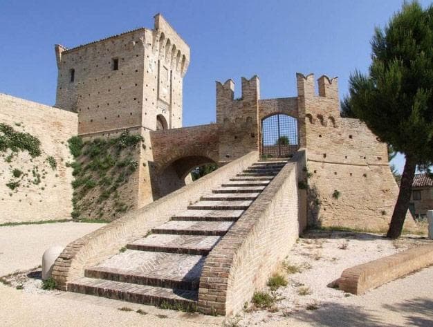 castello di montefiore