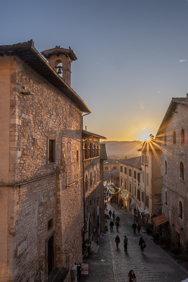 11 tramonto a gubbio