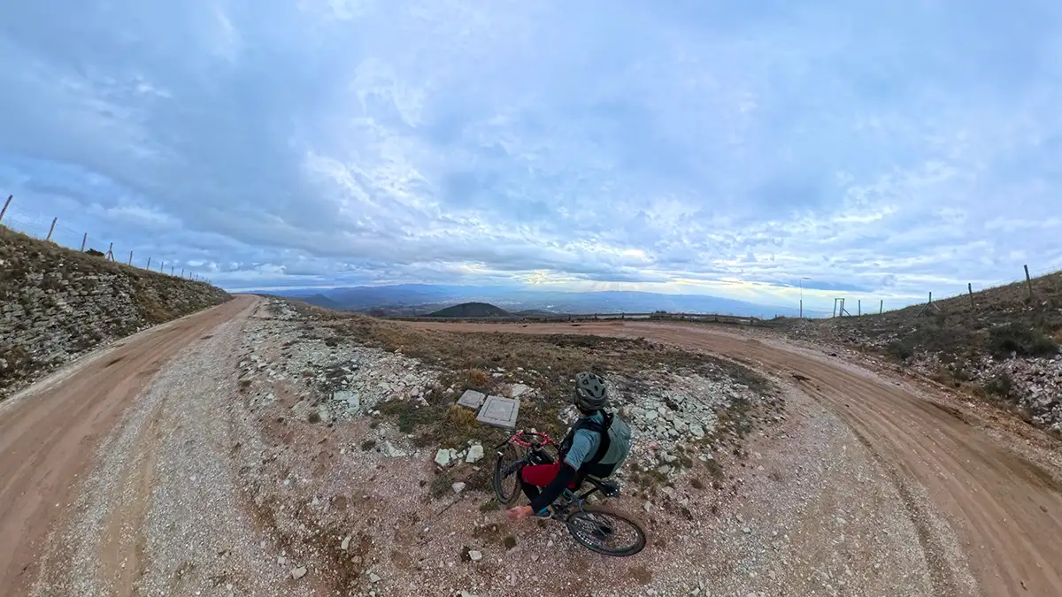 assisi subasio strada tornante
