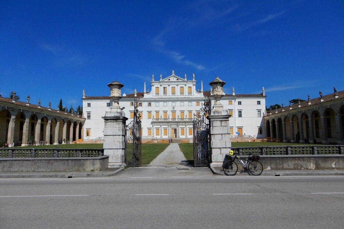 004 Villa Manin di Passariano ciclovia aida