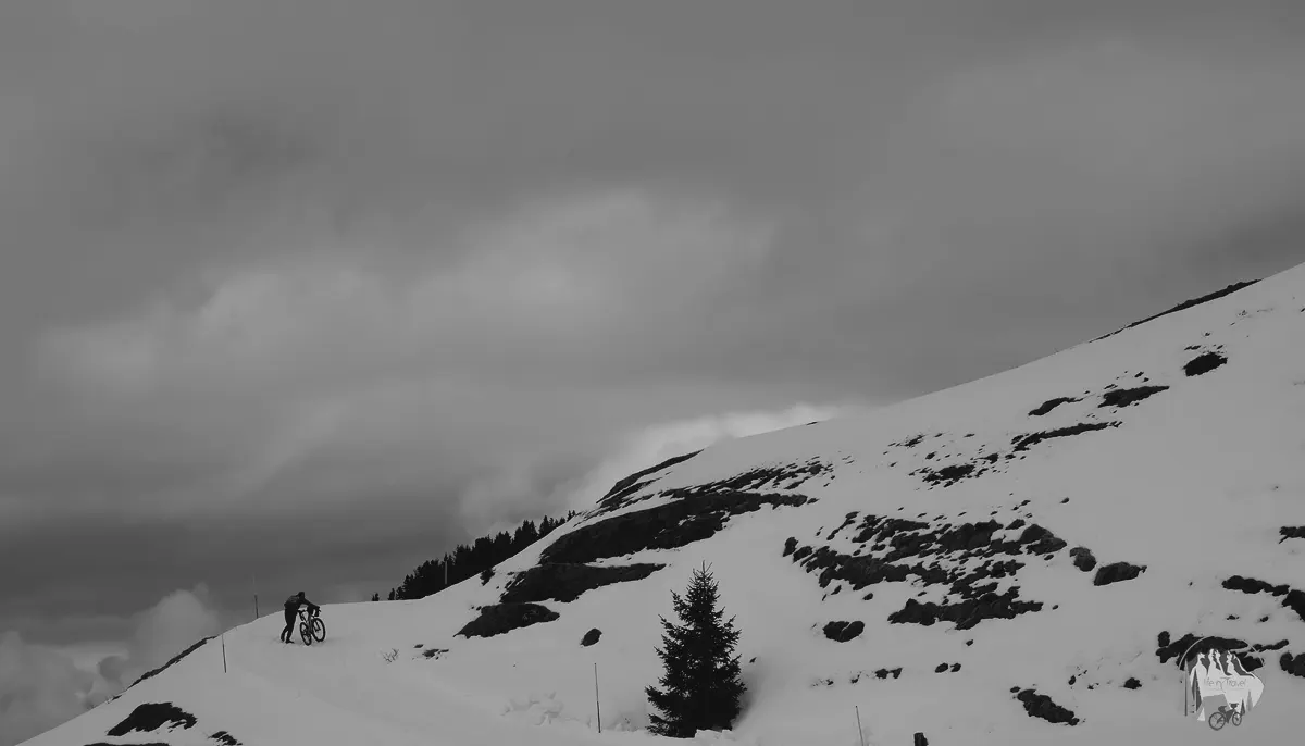 sciliar sulla neve in mountain bike