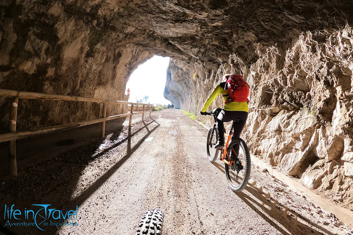 sentiero ponale mtb tour