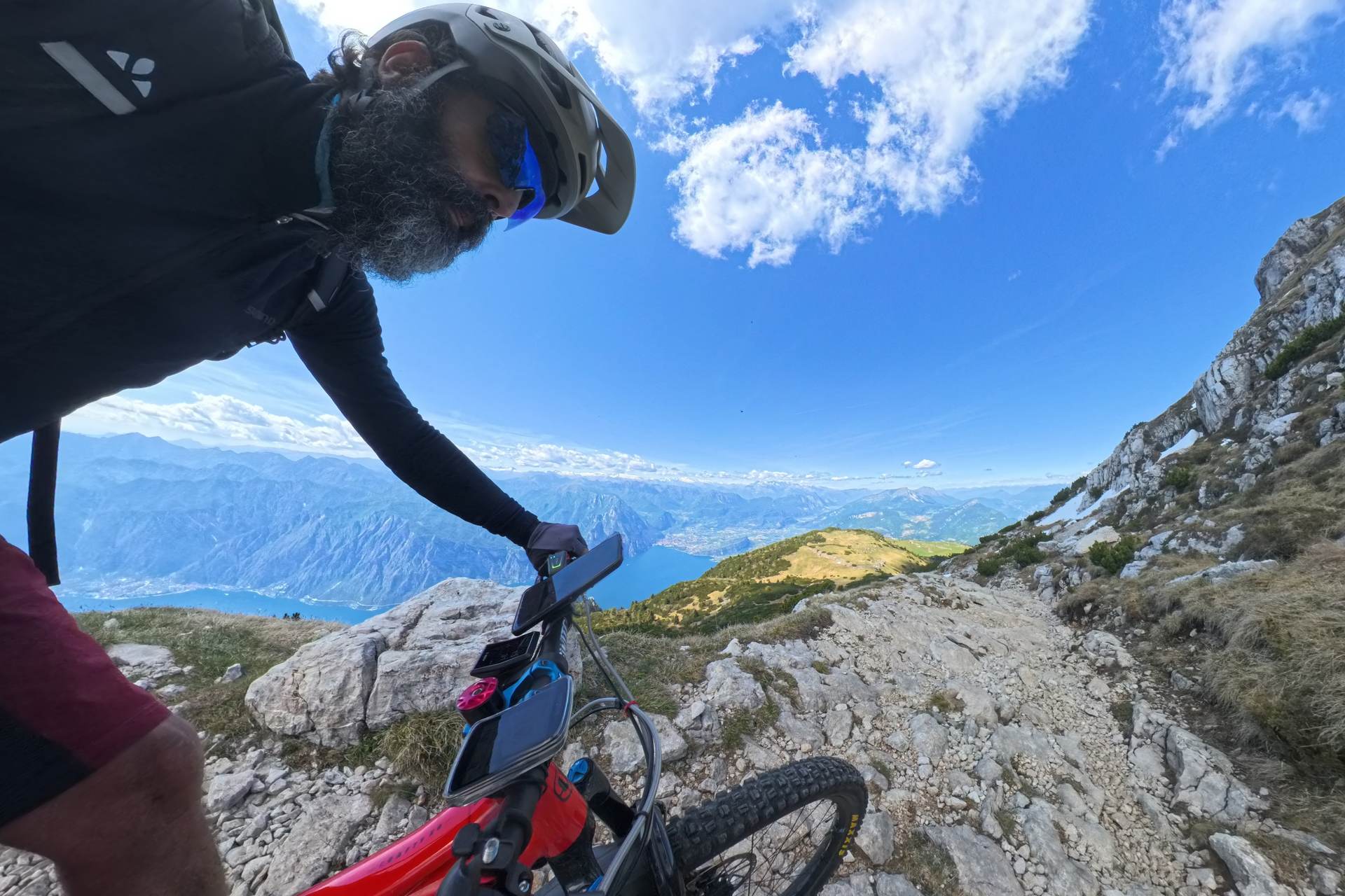 Anello MTB sul Garda: Monte Altissimo da Torbole con 601 e malga Campei in discesa
