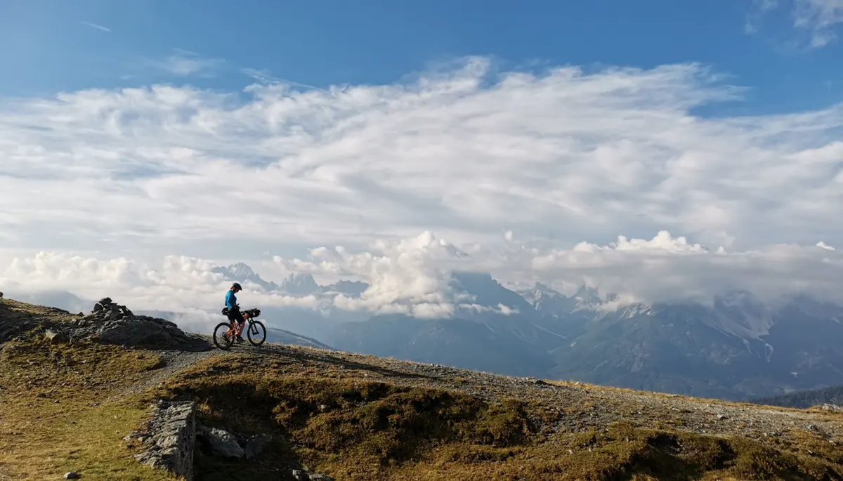 vallo alpino del littorio in bici