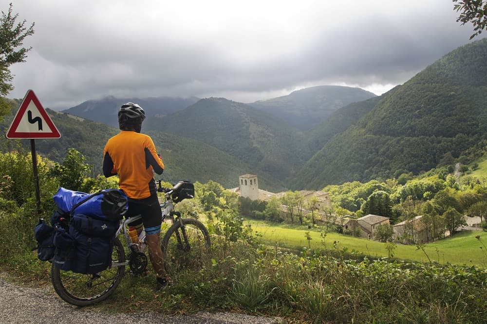 Eremo di Fonte Avellana in bici