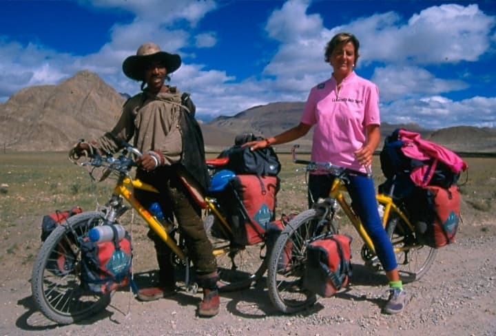 karakorum highway in bici