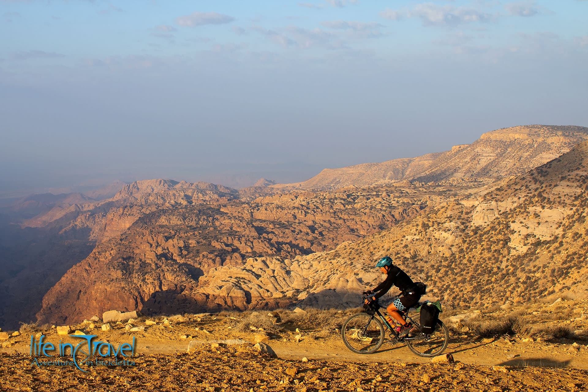 Bici da viaggio Bombtrack