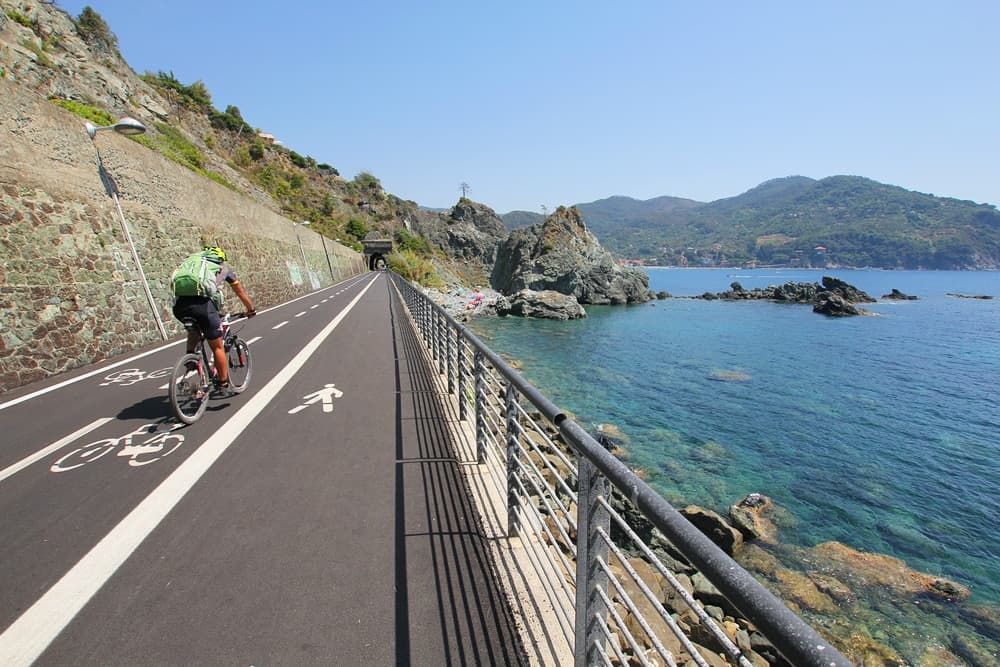 Ciclabile Framura - Levanto: in bici sulla ferrovia lungomare