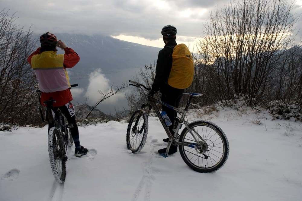 In bici sulla neve