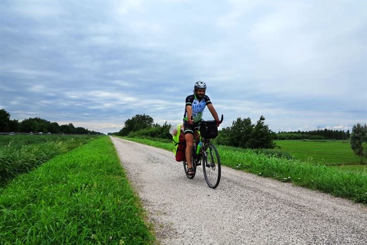 Girumin in bici