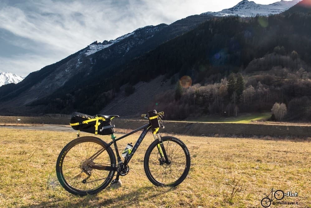 Borsa bikepacking: recensione della Water Bag della Kicking Donkey