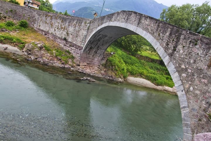 Ponte schiena d'Asino a Darfo