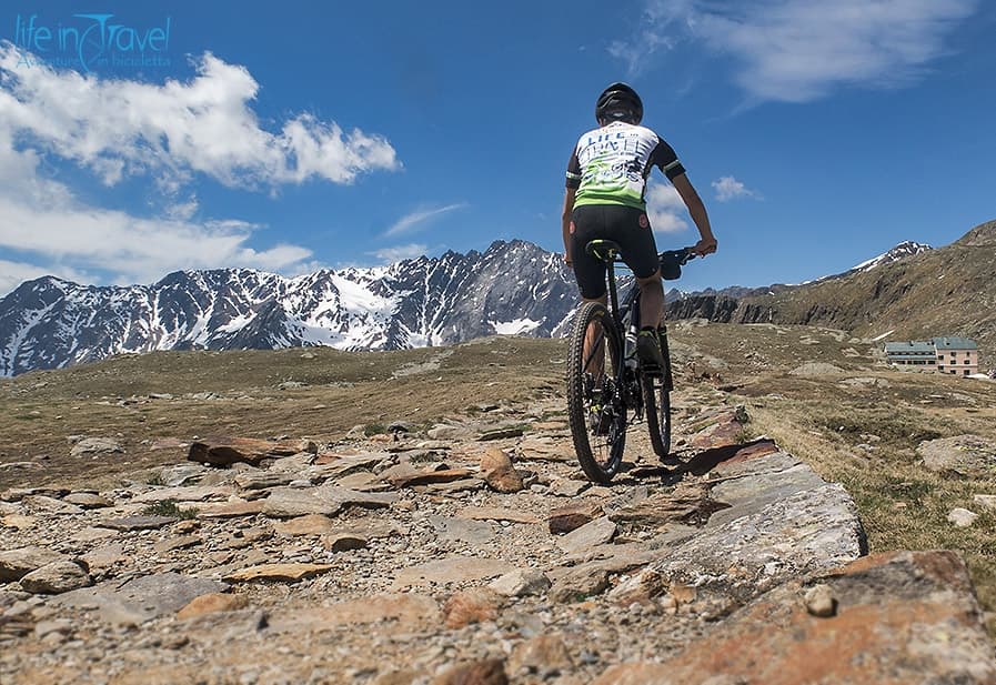 Passo Gavia e Val di Rezzalo in MTB