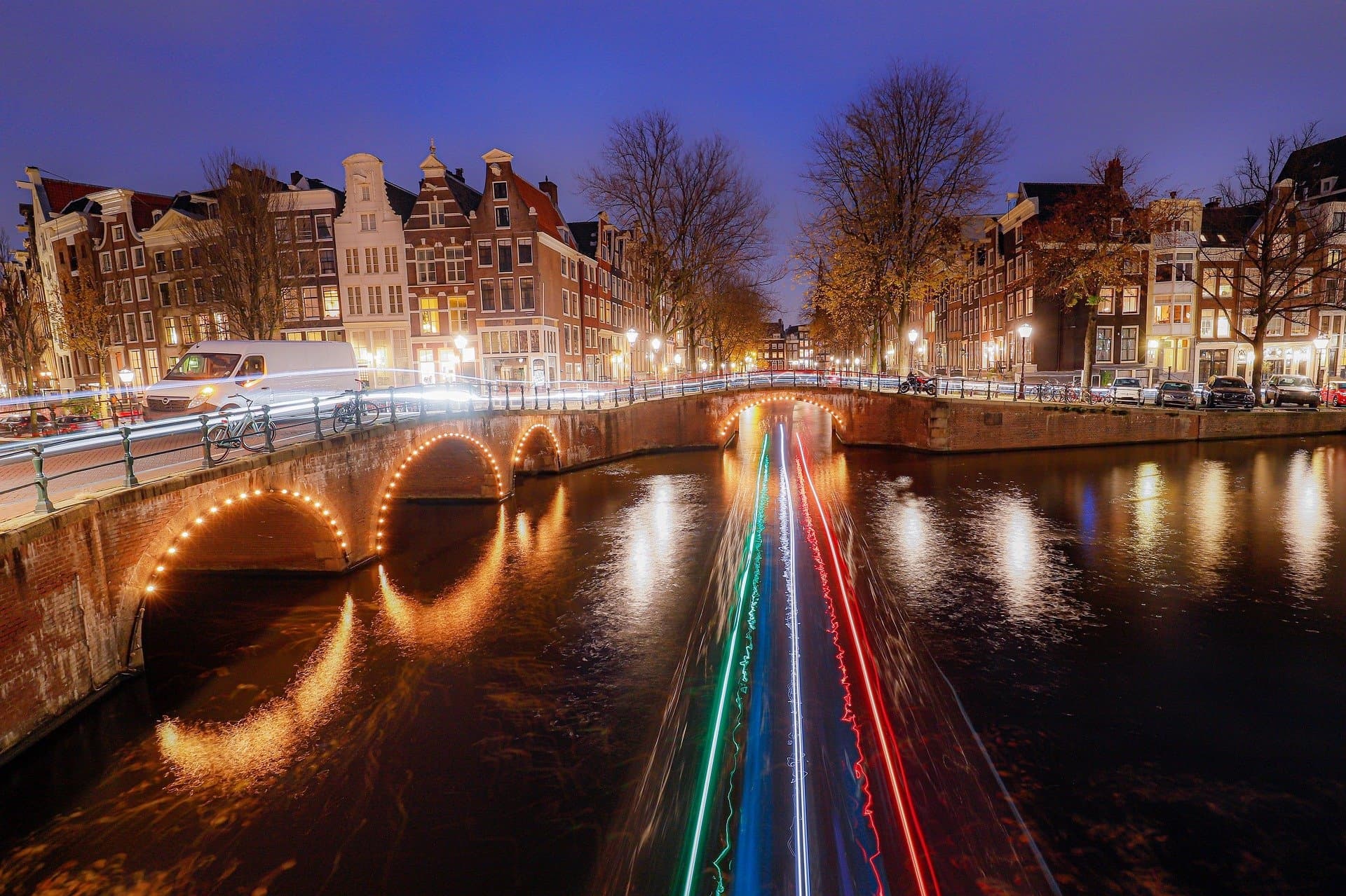 Amsterdam in bicicletta: 5 luoghi da non perdere e 4 consigli