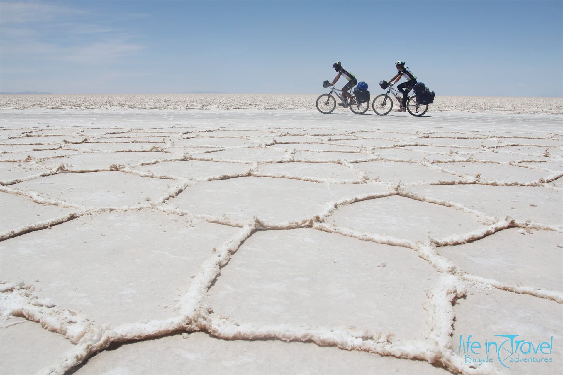 salar de Uyuni in bici