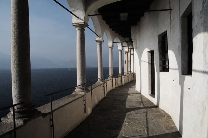 Eremo Santa Caterina del Sasso: misteri sul Lago Maggiore