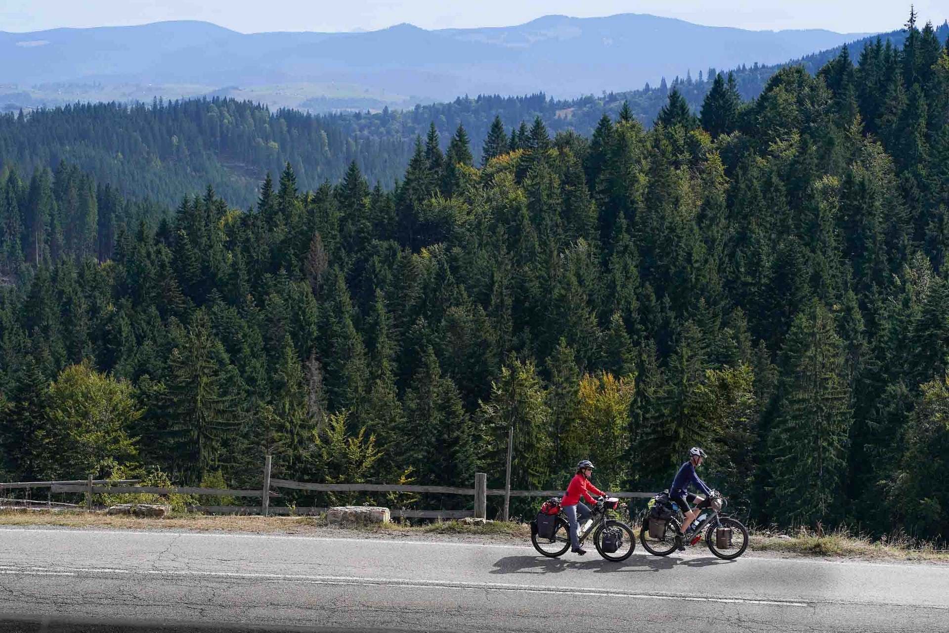 Holland - Australia by bicycle: the journey of Rudd and Michele