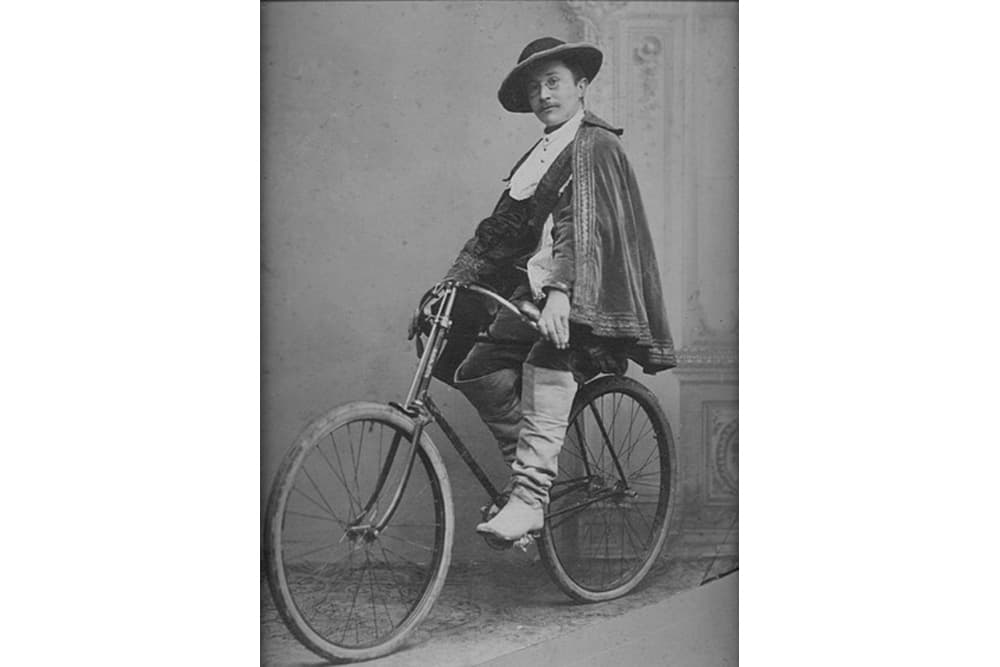 Luigi Masettii sulla bicicletta