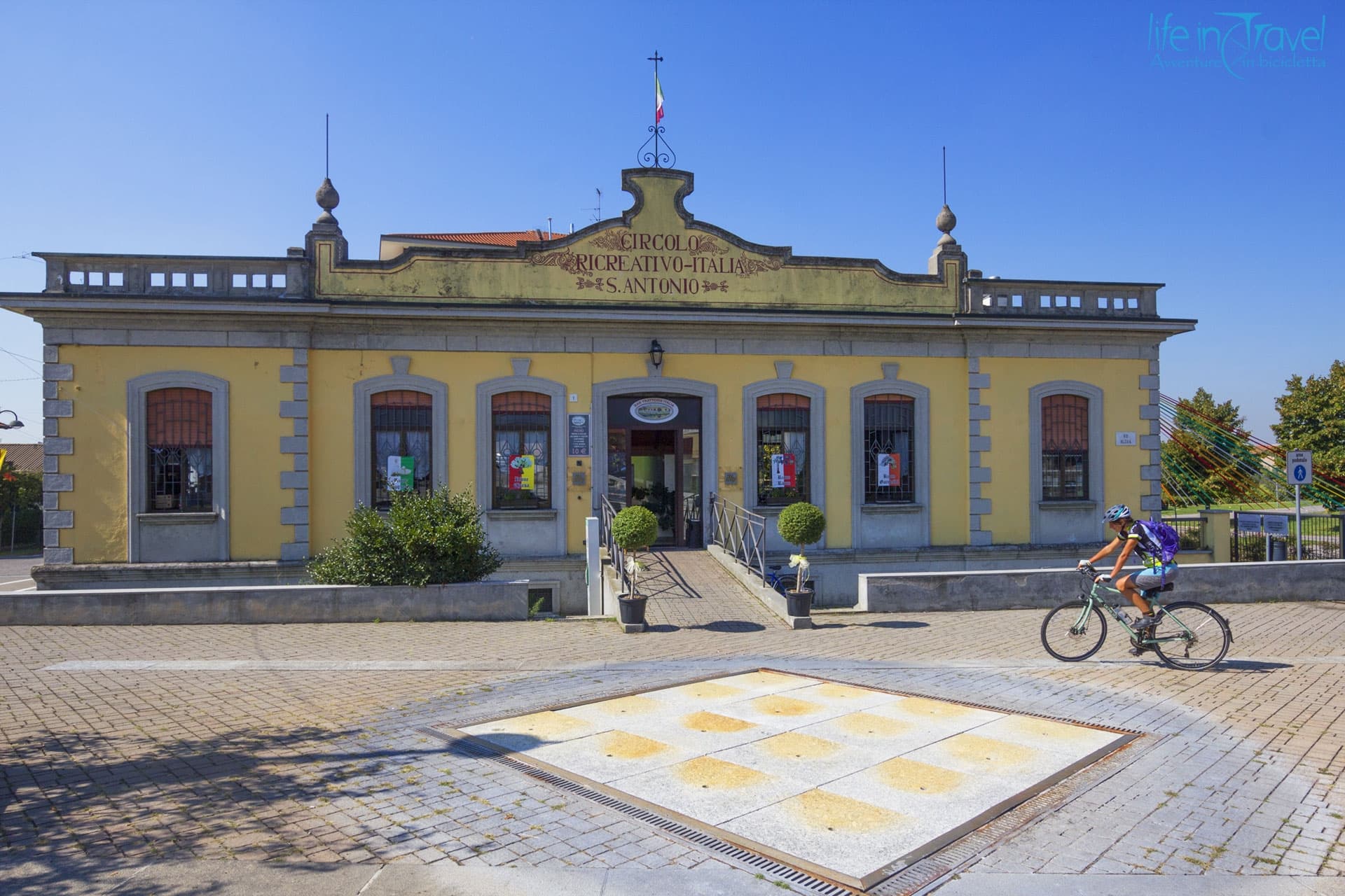 Ciclabile del Naviglio grande in bici - Bernate Ticino