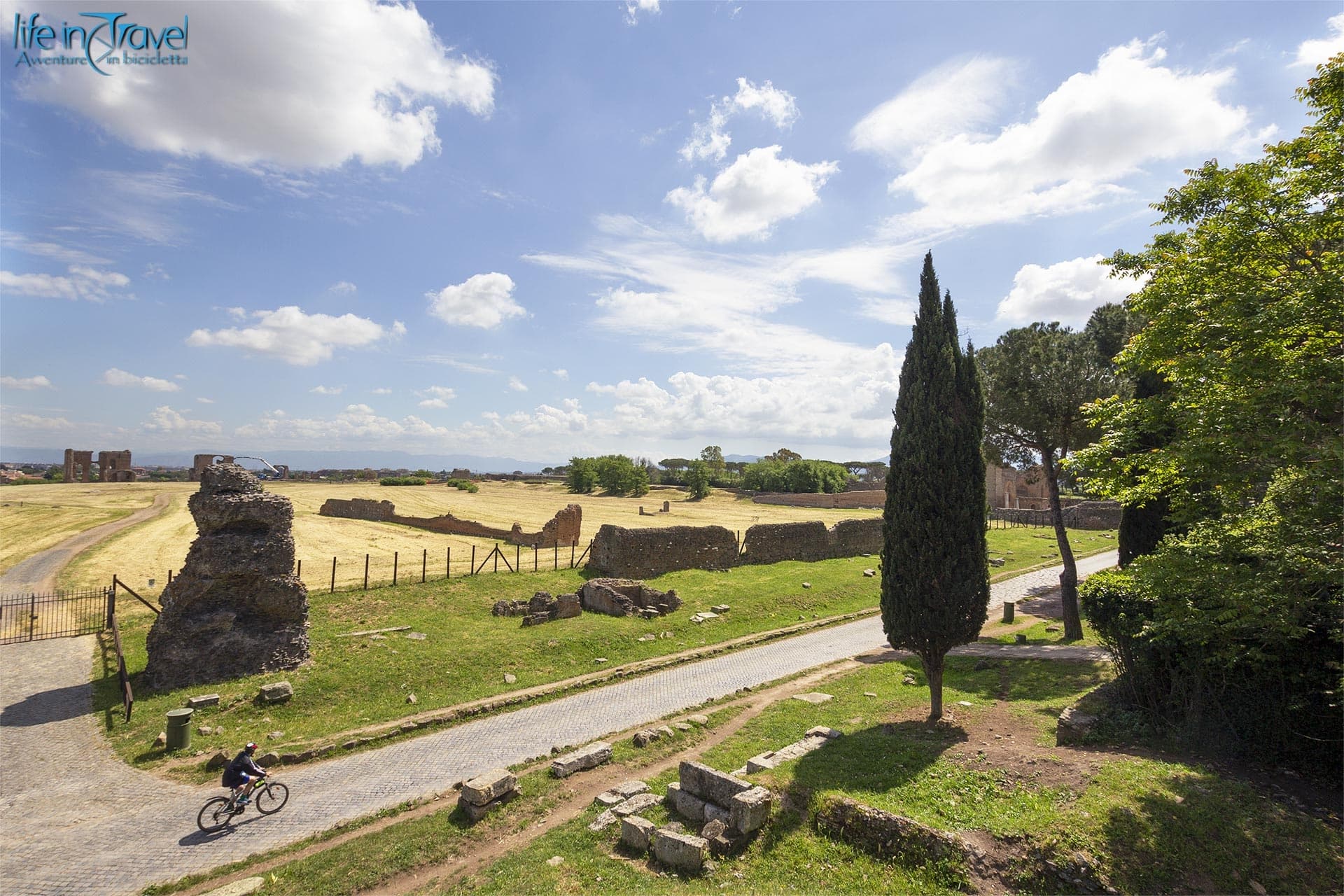 Appia Antica in bicicletta