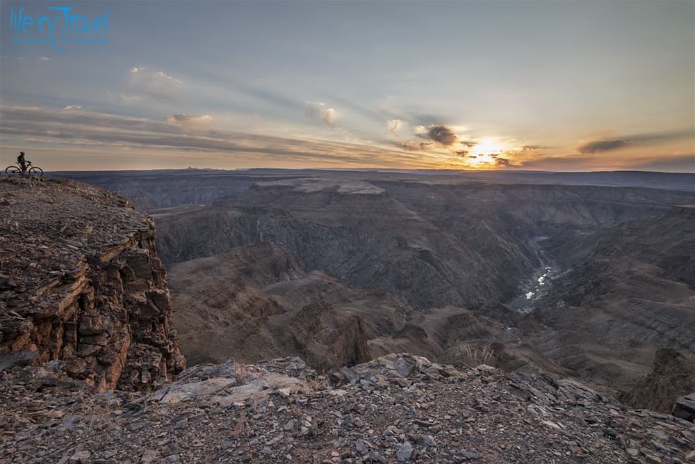 Desert knights in MTB - Namibia