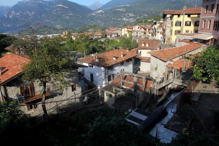 Valle Camonica: passeggiando per i vicoli di Bienno e Breno