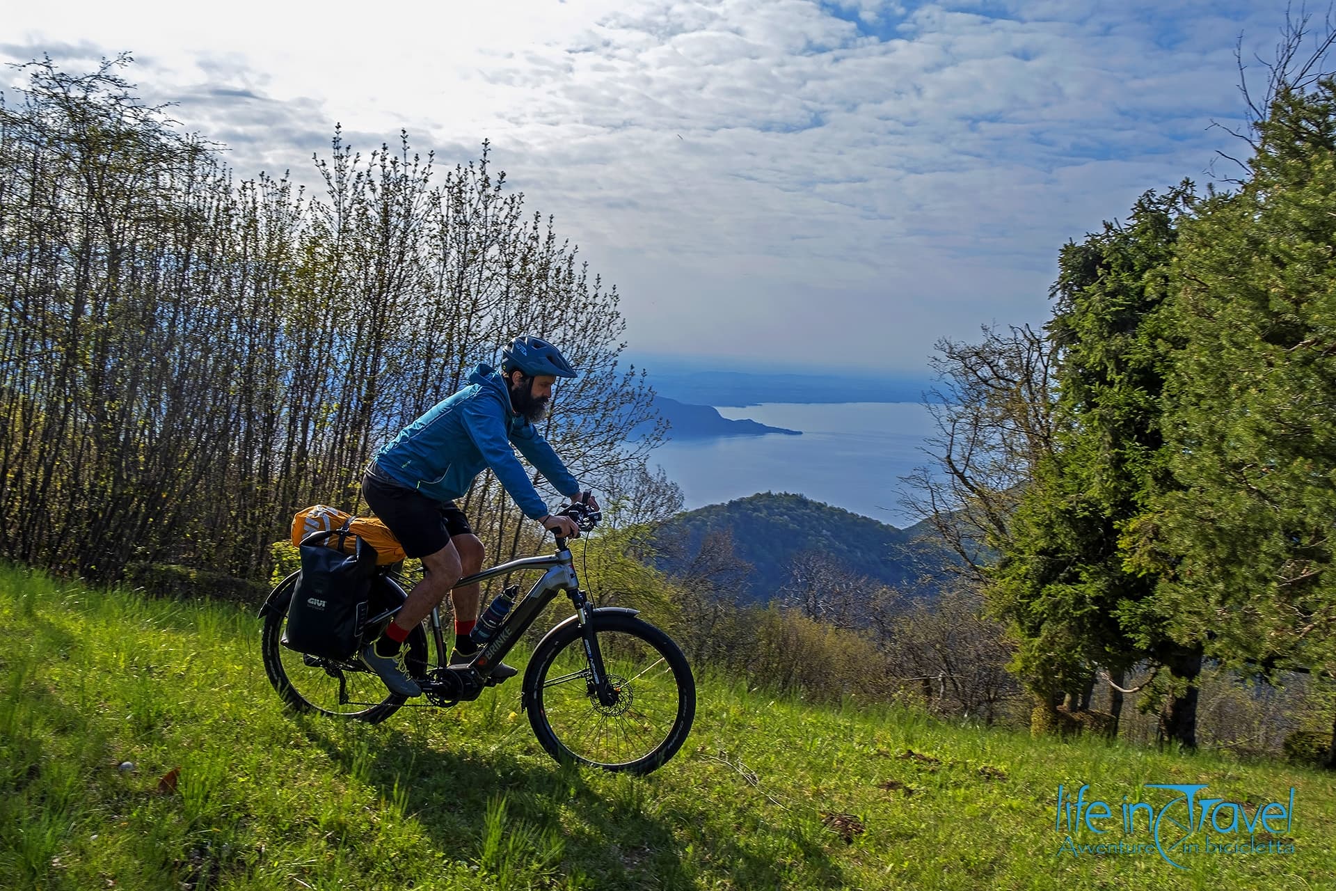 Bici elettriche da cicloturismo