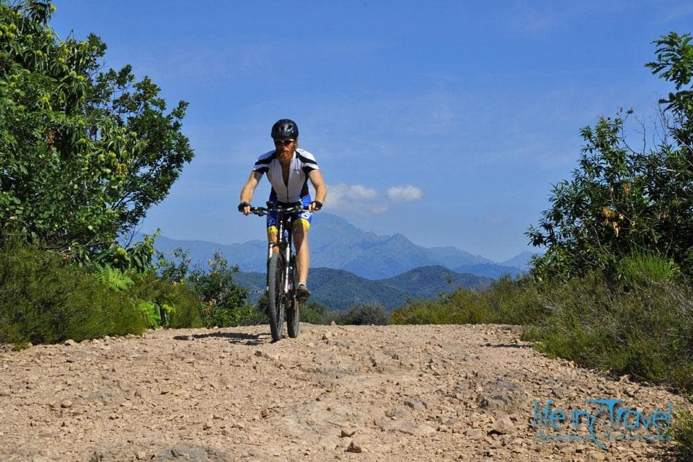 rive rosse in bici