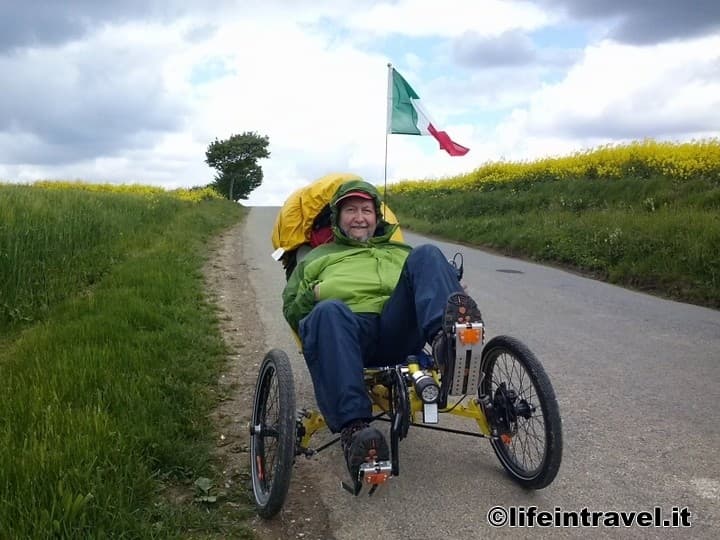 Luciano de Lorenzi in bicicletta