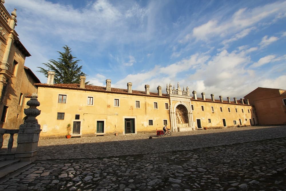 Via Silente in bici - Sesta tappa alla Certosa di Padula