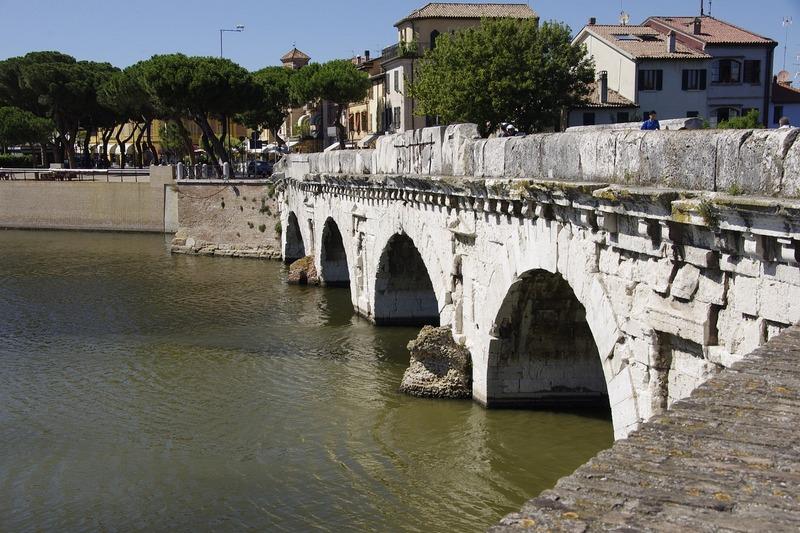 ponte di tiberio rimini