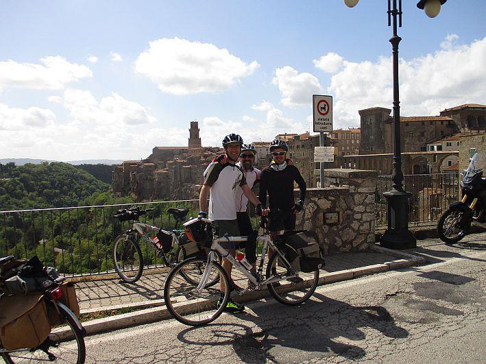 pitigliano e tre intrusi