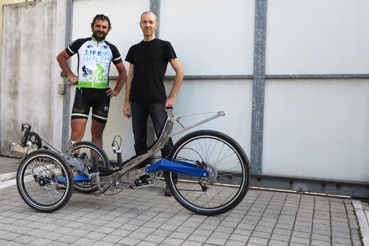 Giru e il costruttore di Recumbent di Ferrara