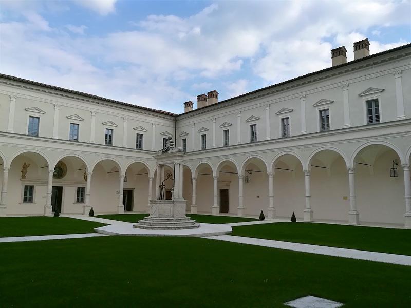 chiostro abbazia san paolo