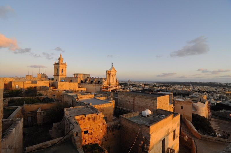 tramonto su gozo