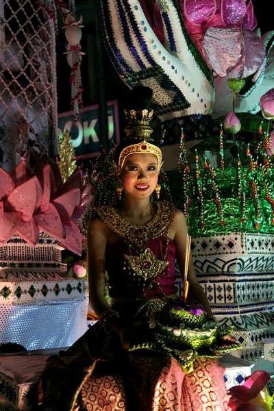 Loy Kratong