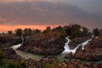 Cascate Somphamit al tramonto